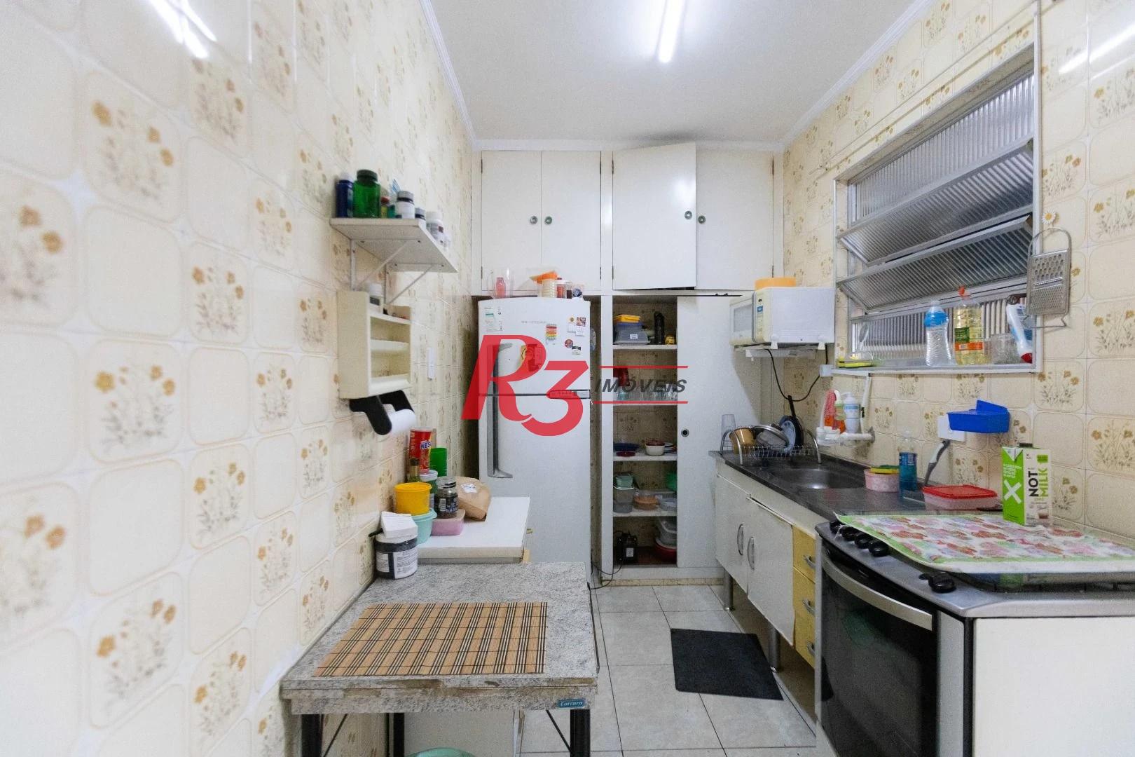 Apartamento com 2 dormitórios à venda, 64 m² por R$ 335.000,00 - Marapé - Santos/SP