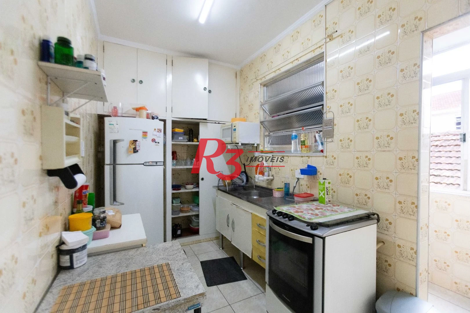 Apartamento com 2 dormitórios à venda, 64 m² por R$ 335.000,00 - Marapé - Santos/SP