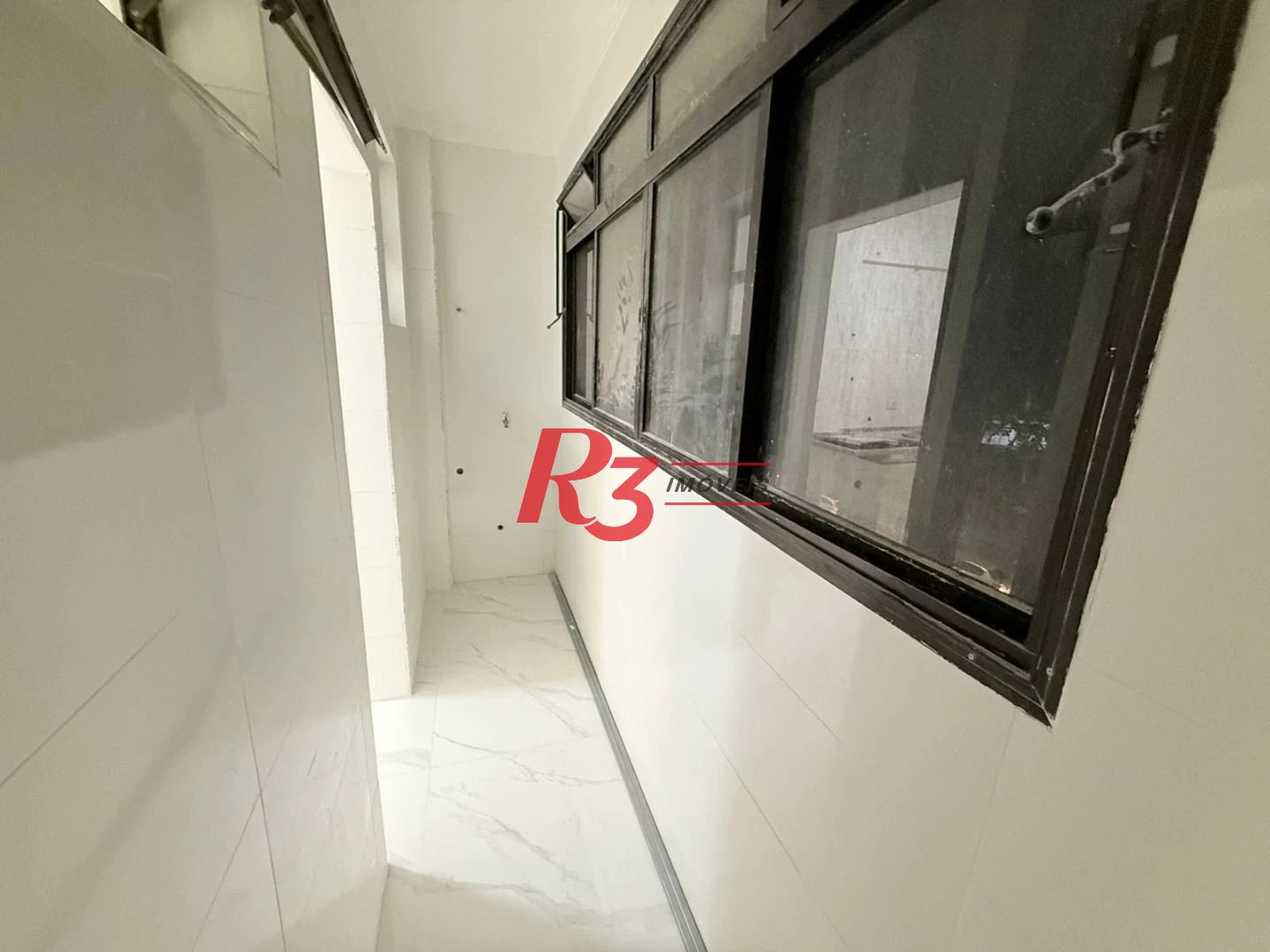 Apartamento com 2 dormitórios à venda, 50 m² por R$ 350.000,00 - Centro - São Vicente/SP