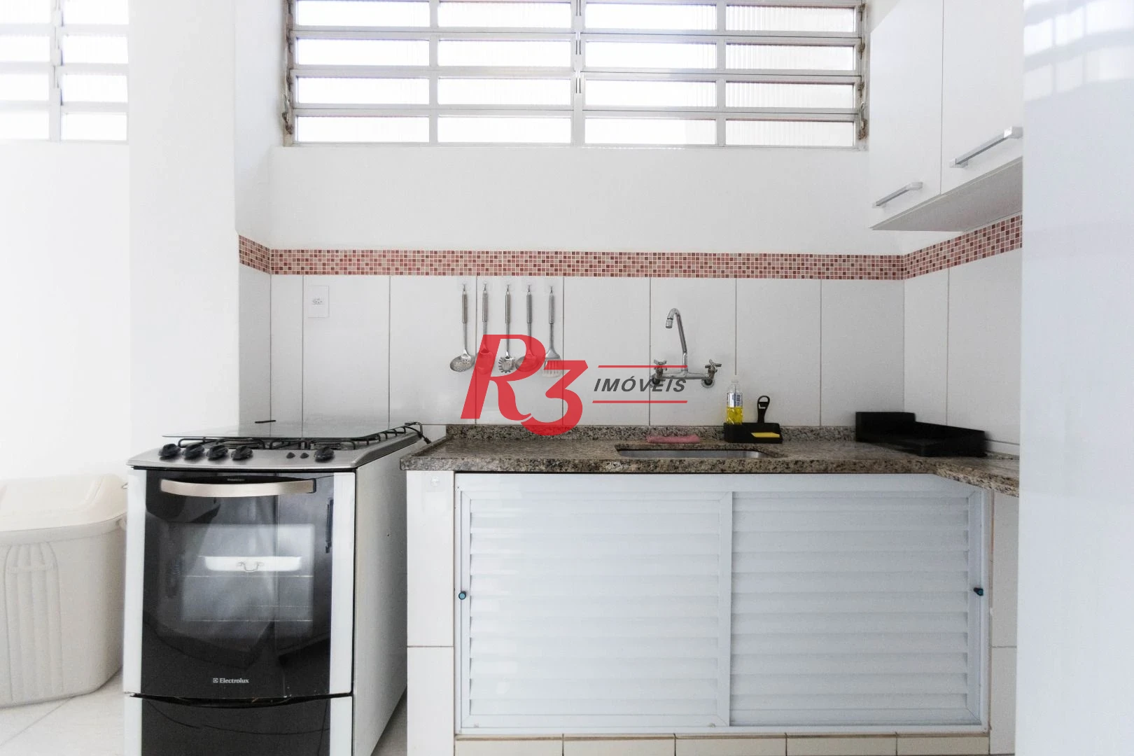 Apartamento com 1 dormitório para alugar, 68 m² por R$ 5.000,02/mês - José Menino - Santos/SP
