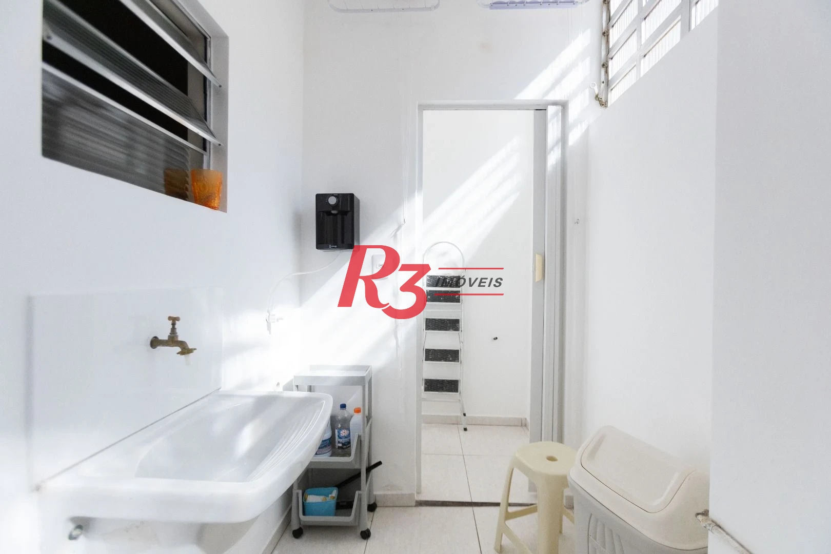 Apartamento com 1 dormitório para alugar, 68 m² por R$ 5.000,02/mês - José Menino - Santos/SP
