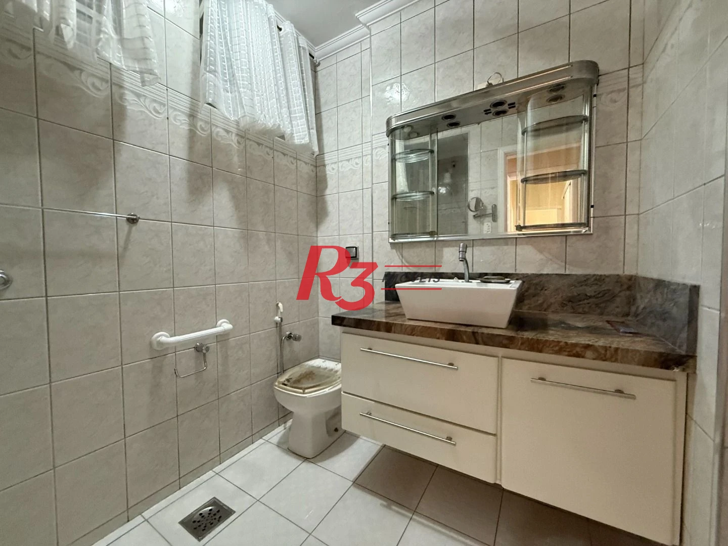Apartamento com 3 dormitórios para alugar, 124 m² por R$ 5.300,02/mês - Gonzaga - Santos/SP