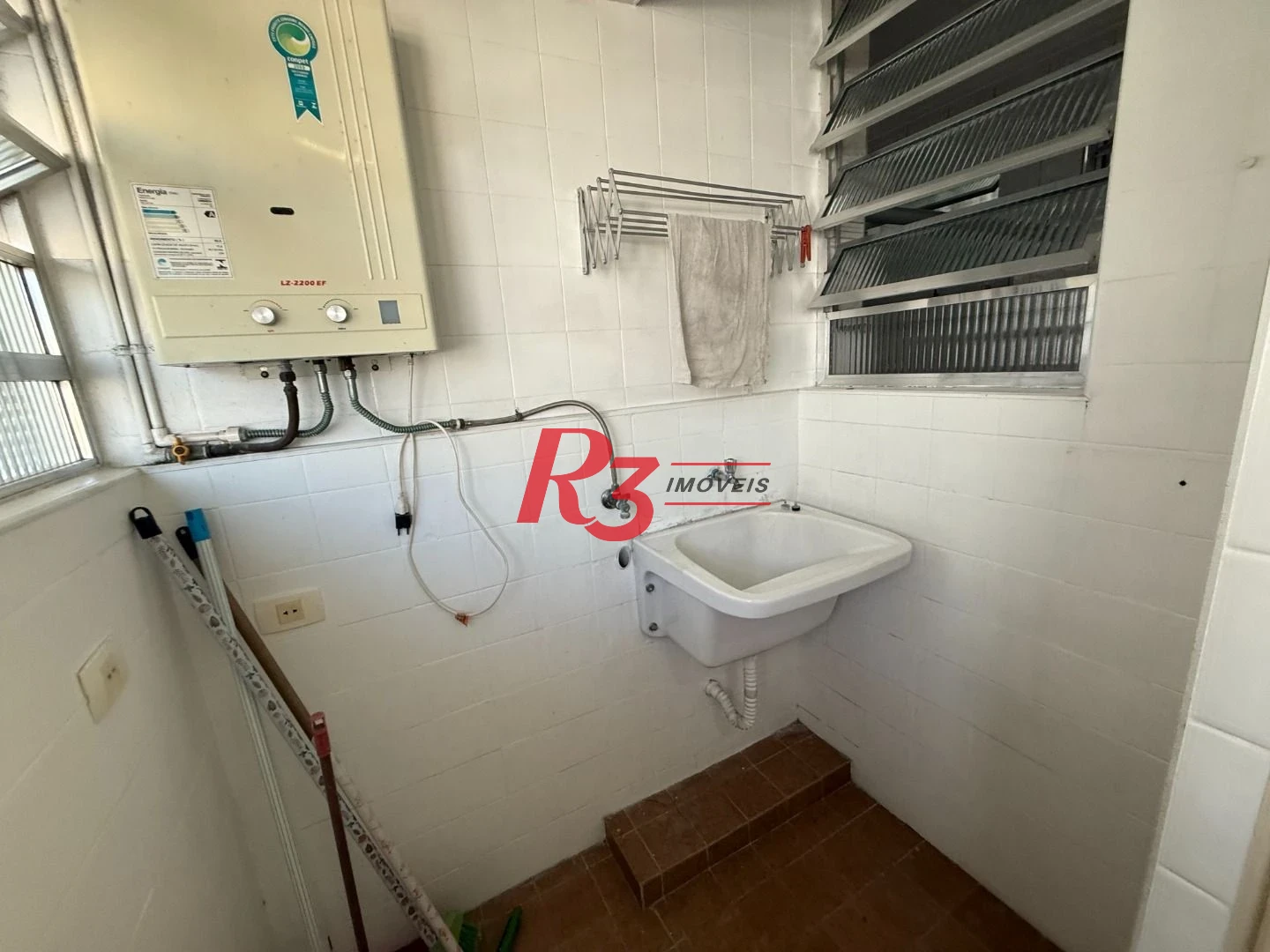 Apartamento com 3 dormitórios para alugar, 124 m² por R$ 5.300,02/mês - Gonzaga - Santos/SP