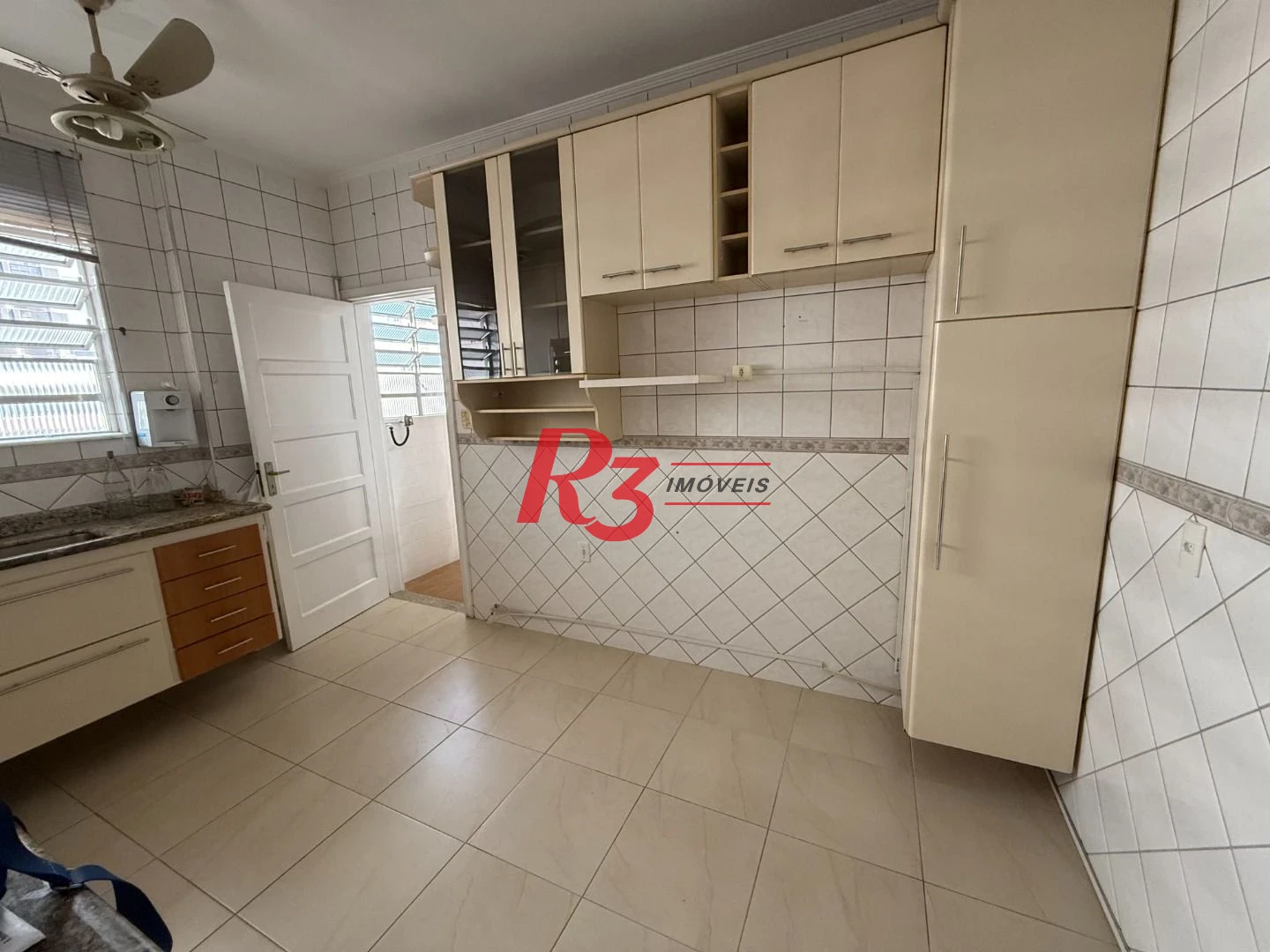Apartamento com 3 dormitórios para alugar, 124 m² por R$ 5.300,02/mês - Gonzaga - Santos/SP