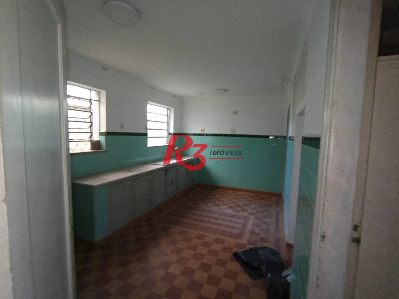 Sobrado para alugar, 207 m² por R$ 7.350,00/mês - Boqueirão - Santos/SP