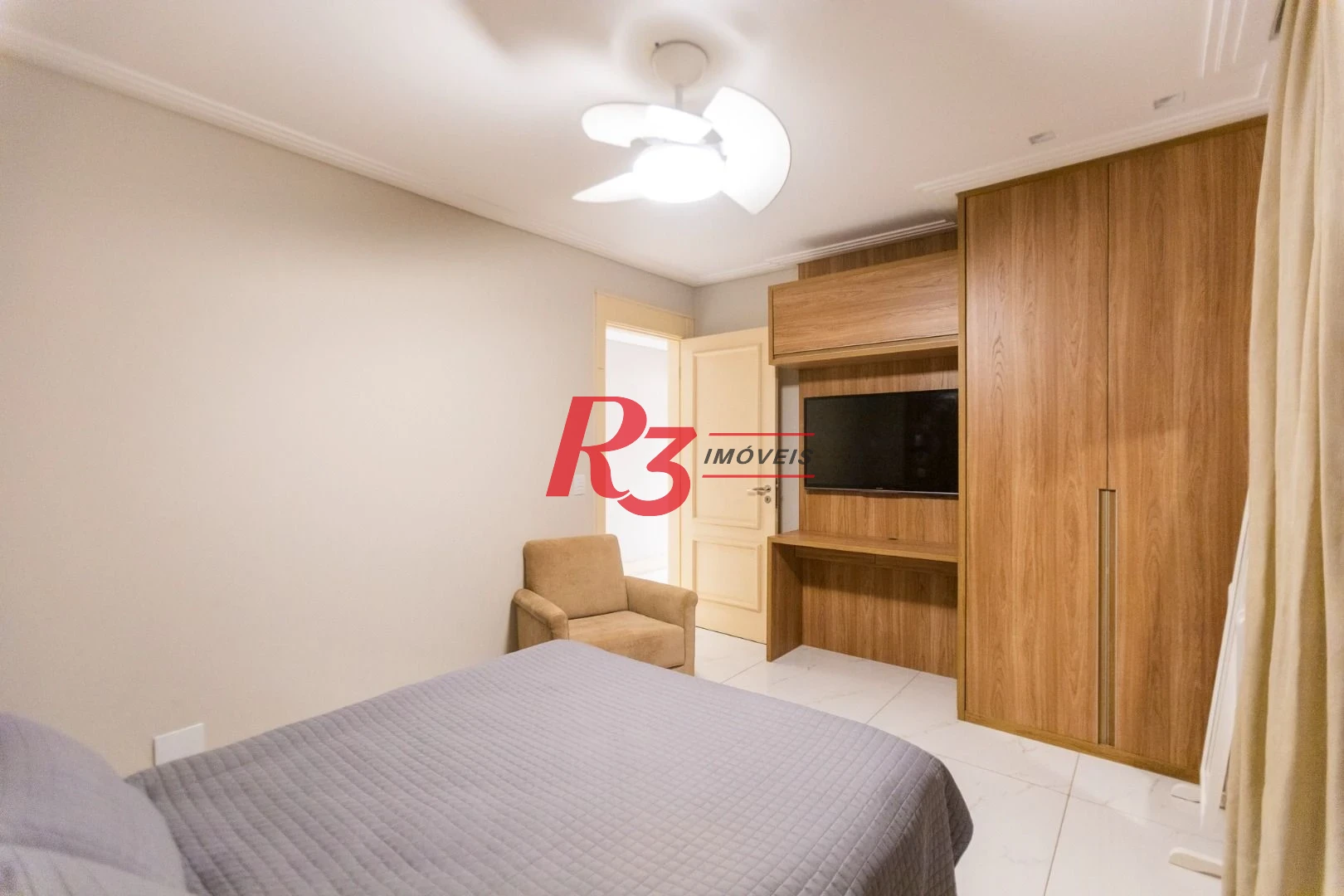 Apartamento com 4 dormitórios à venda, 210 m² por R$ 2.380.000,00 - Embaré - Santos/SP
