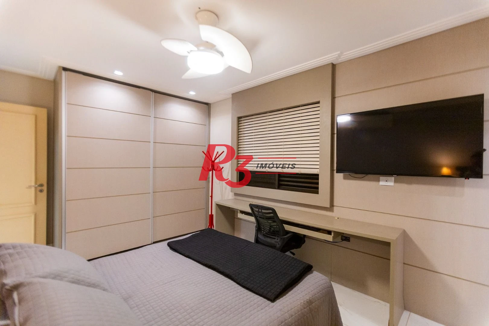 Apartamento com 4 dormitórios à venda, 210 m² por R$ 2.380.000,00 - Embaré - Santos/SP
