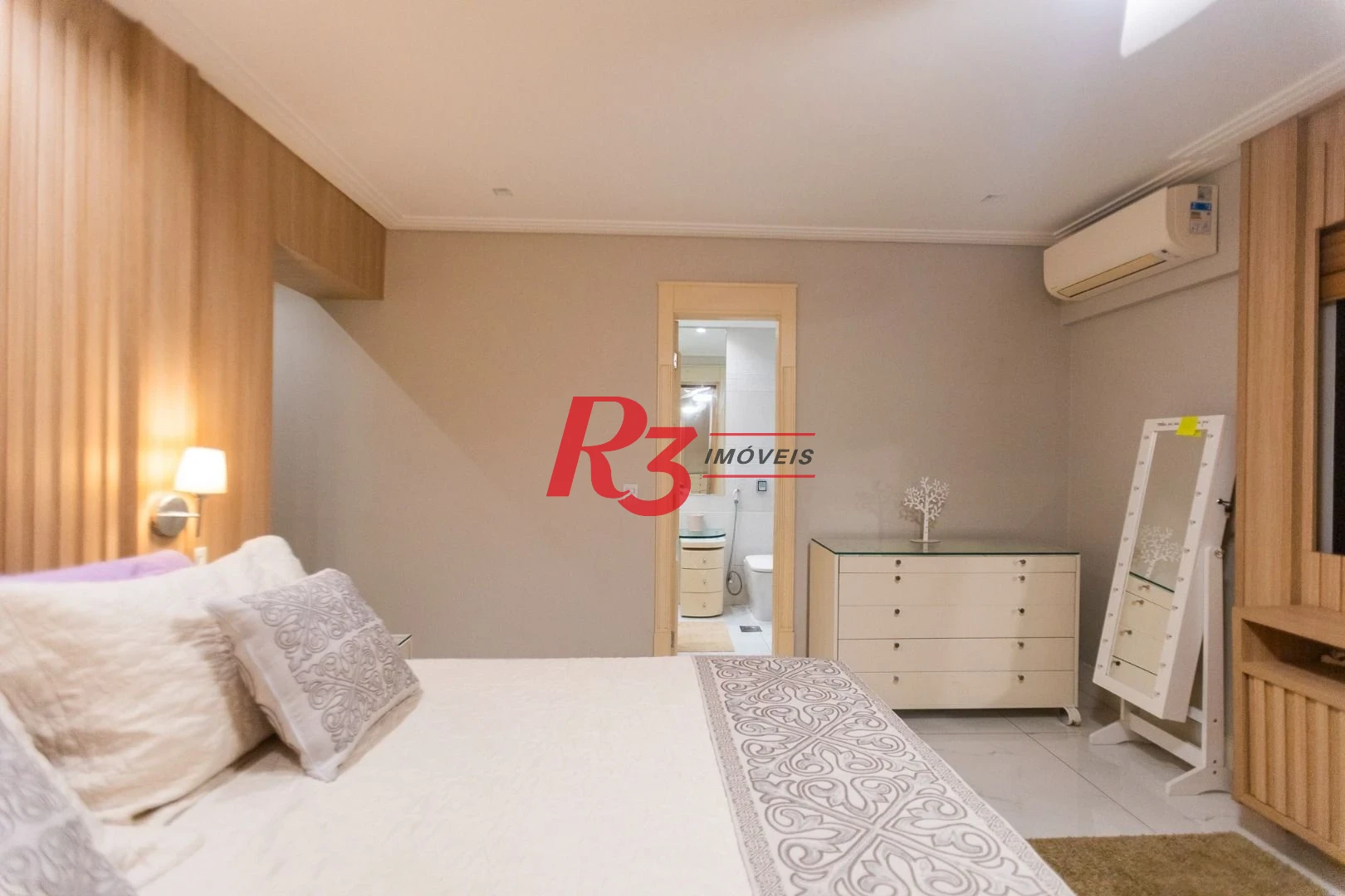 Apartamento com 4 dormitórios à venda, 210 m² por R$ 2.380.000,00 - Embaré - Santos/SP