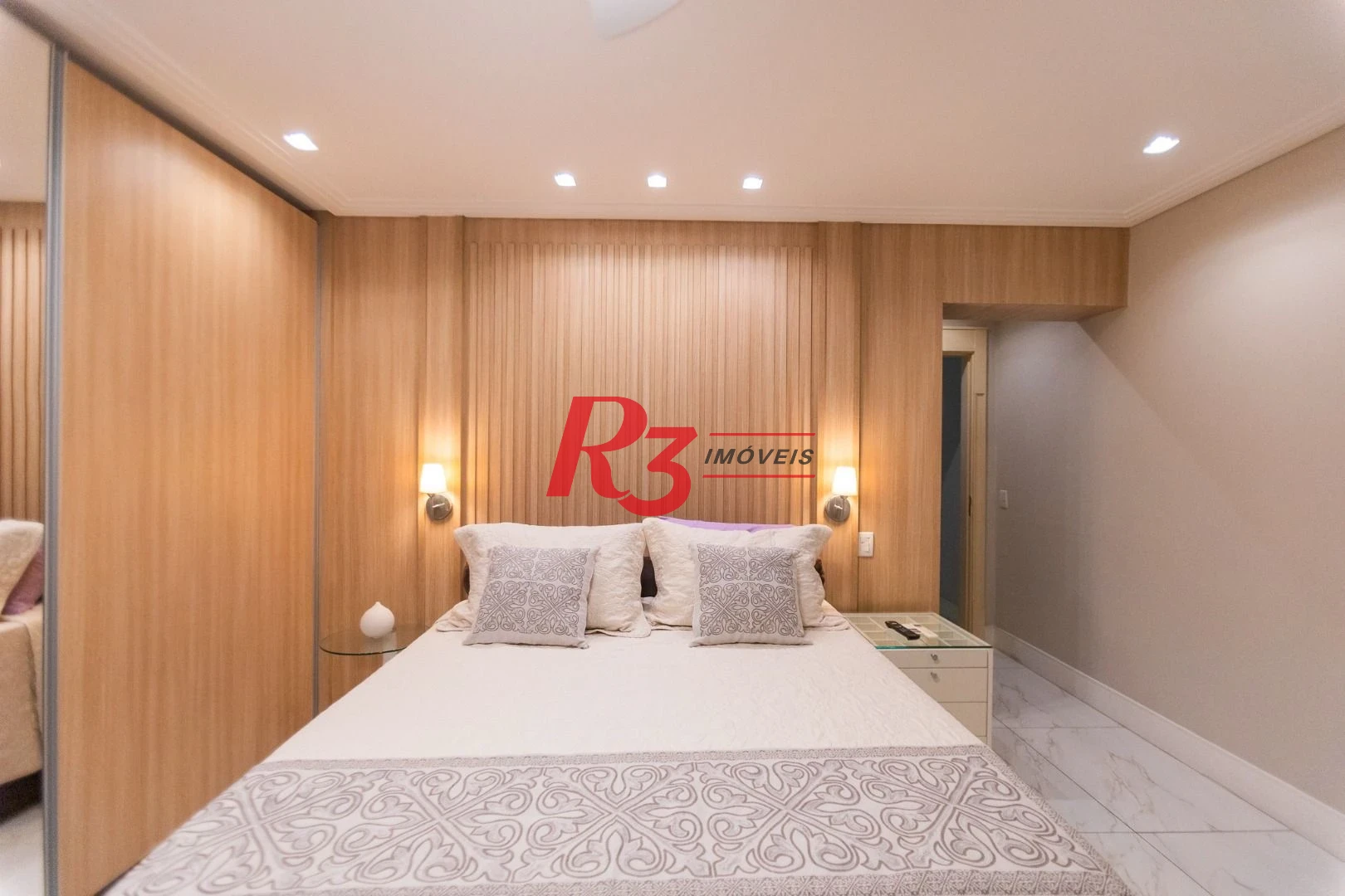 Apartamento com 4 dormitórios à venda, 210 m² por R$ 2.380.000,00 - Embaré - Santos/SP