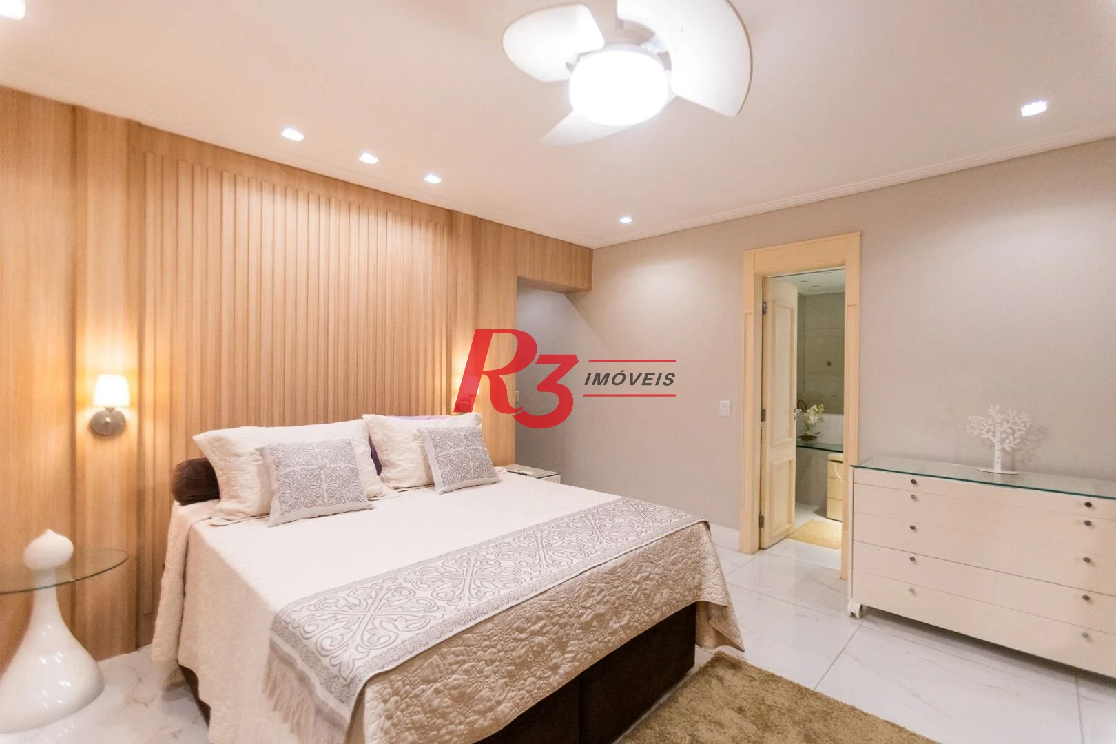 Apartamento com 4 dormitórios à venda, 210 m² por R$ 2.380.000,00 - Embaré - Santos/SP