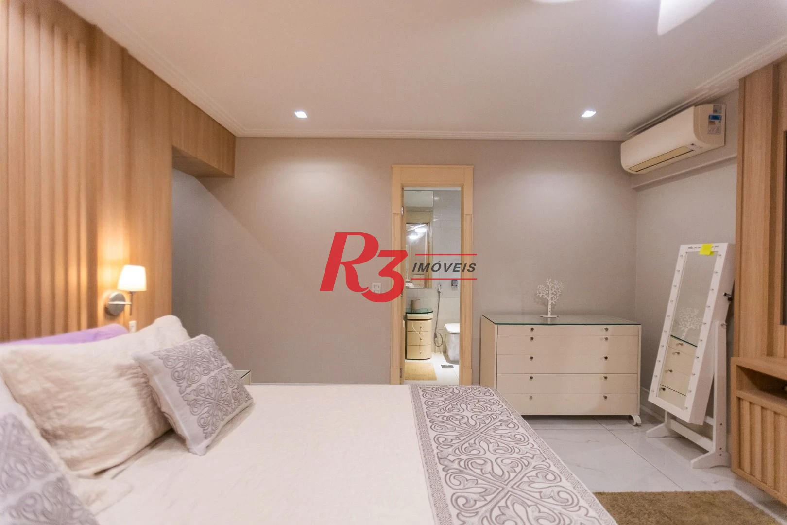 Apartamento com 4 dormitórios à venda, 210 m² por R$ 2.380.000,00 - Embaré - Santos/SP
