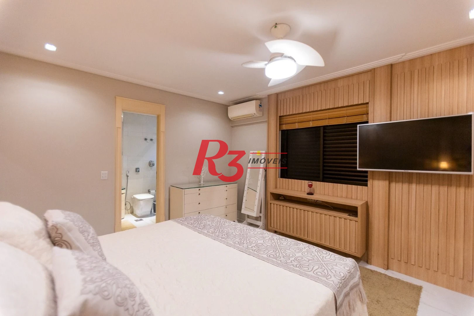 Apartamento com 4 dormitórios à venda, 210 m² por R$ 2.380.000,00 - Embaré - Santos/SP