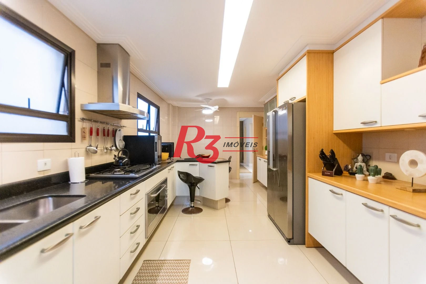 Apartamento com 4 dormitórios à venda, 210 m² por R$ 2.380.000,00 - Embaré - Santos/SP