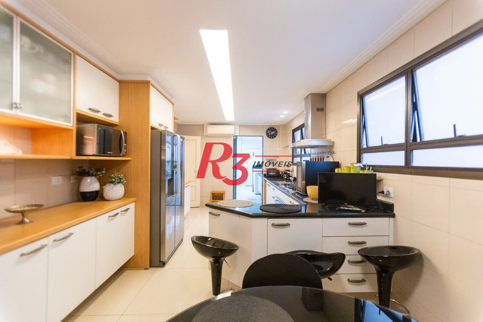 Apartamento com 4 dormitórios à venda, 210 m² por R$ 2.380.000,00 - Embaré - Santos/SP