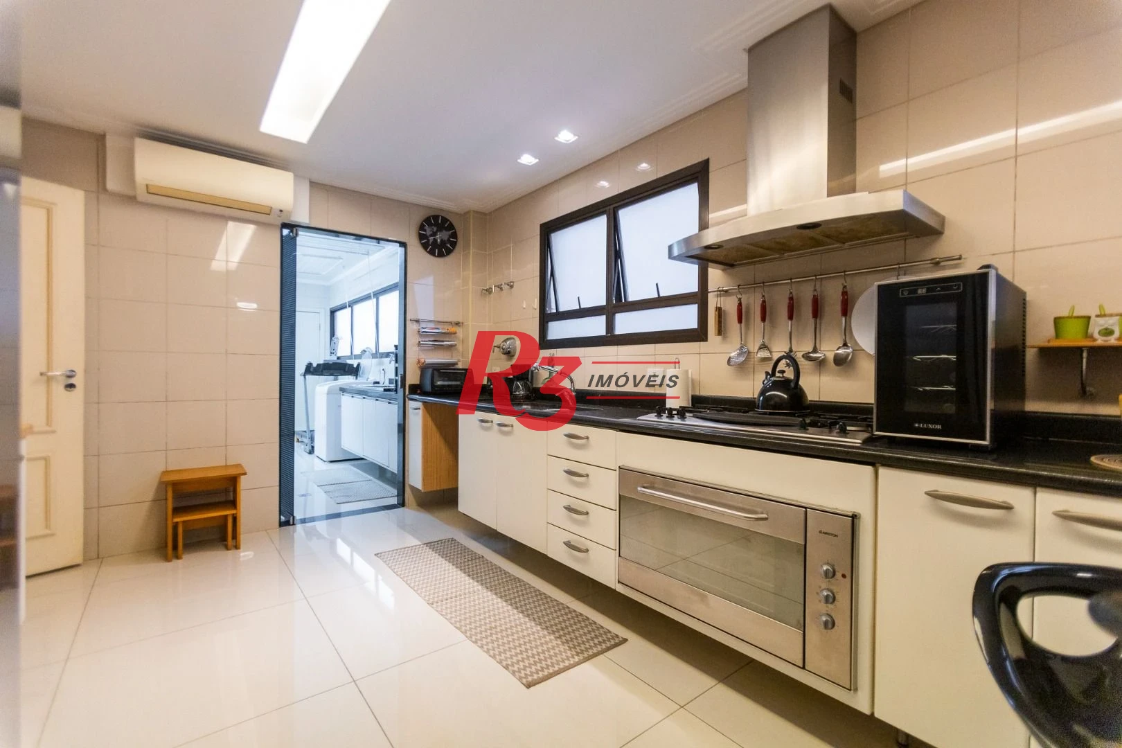 Apartamento com 4 dormitórios à venda, 210 m² por R$ 2.380.000,00 - Embaré - Santos/SP