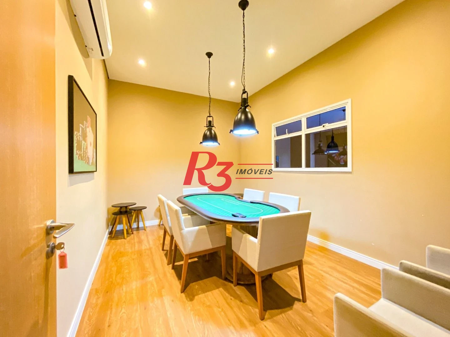 Apartamento para alugar, 108 m² por R$ 8.750,00/mês - Gonzaga - Santos/SP