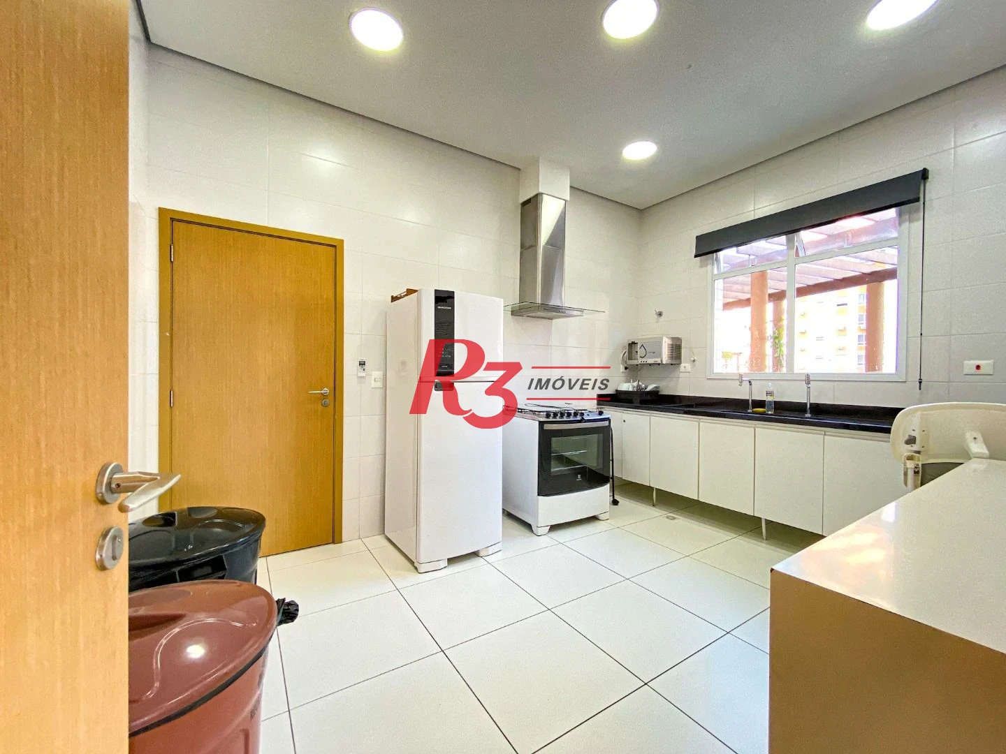 Apartamento para alugar, 108 m² por R$ 8.750,00/mês - Gonzaga - Santos/SP