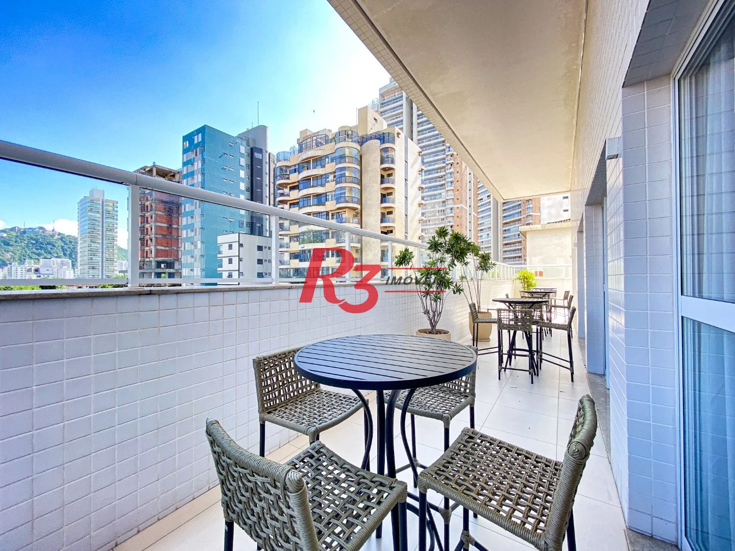 Apartamento para alugar, 108 m² por R$ 8.750,00/mês - Gonzaga - Santos/SP
