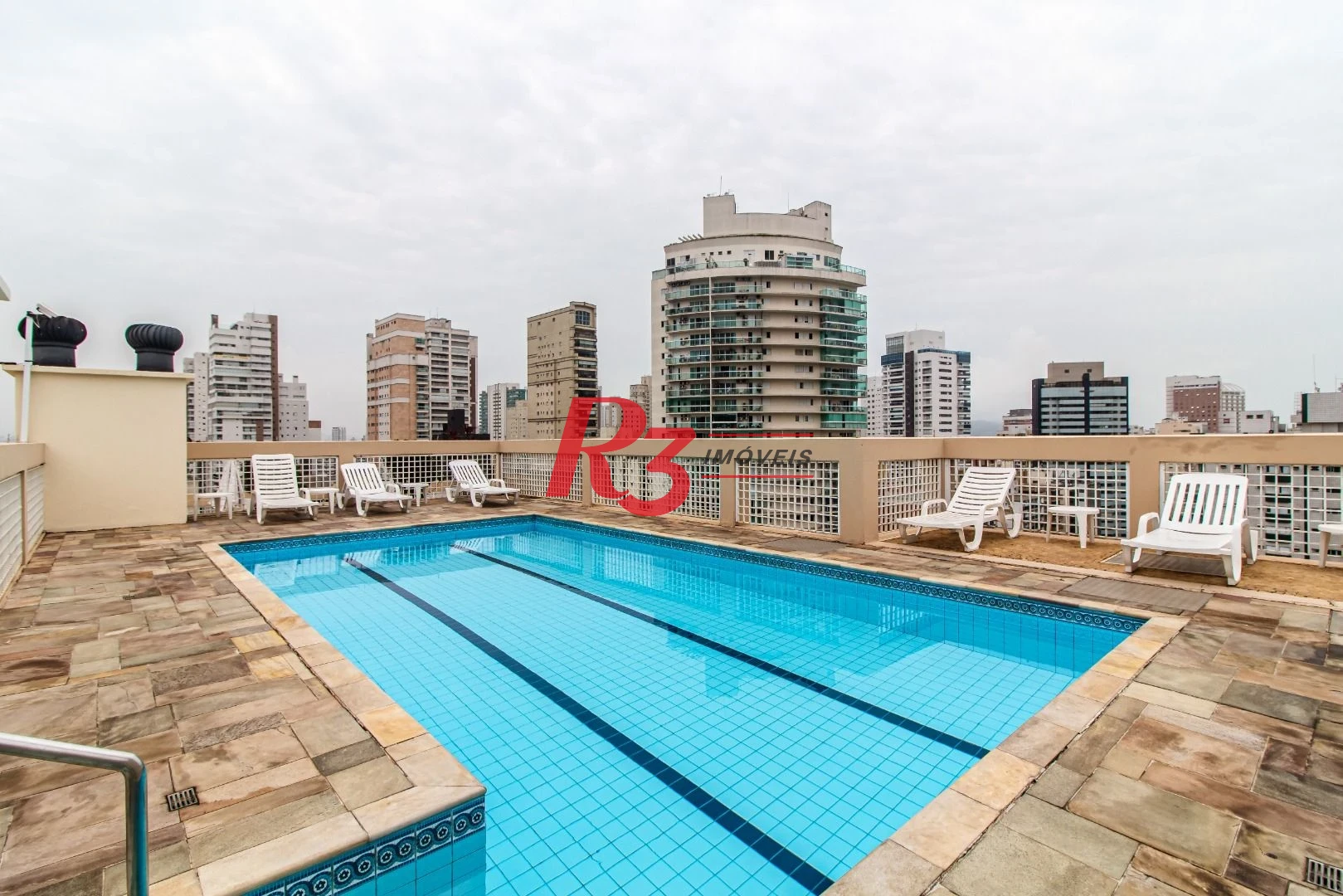 Apartamento com 2 dormitórios à venda, 70 m² por R$ 730.000,00 - Gonzaga - Santos/SP