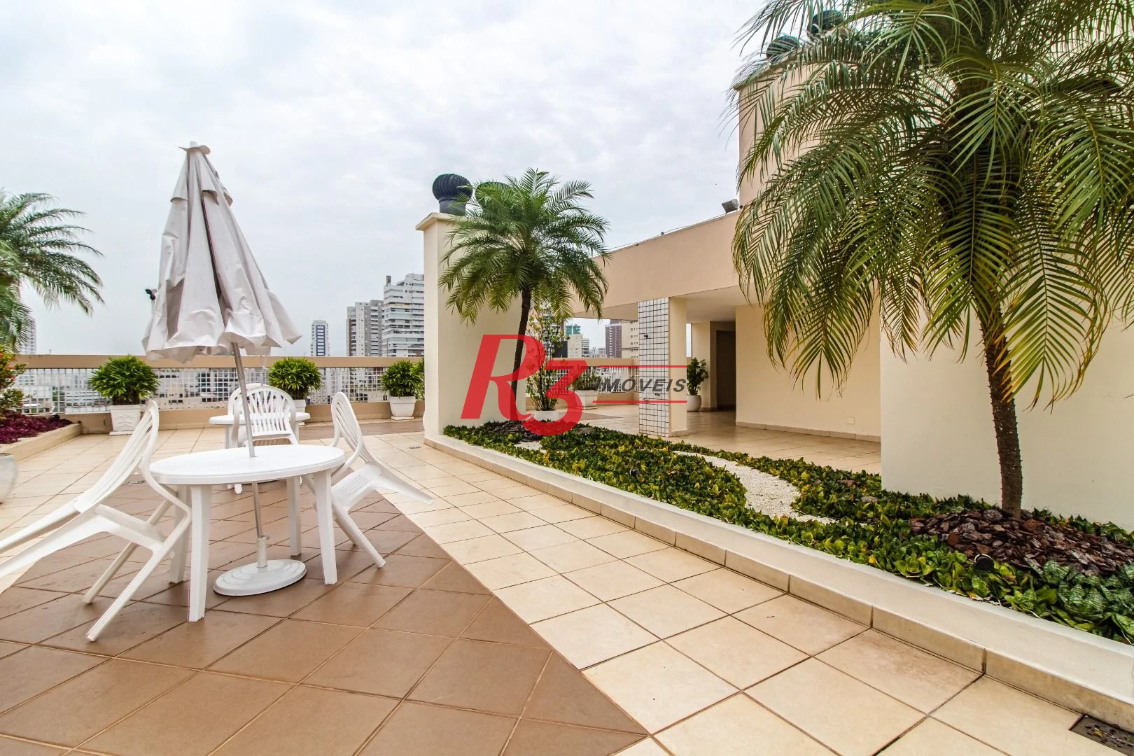 Apartamento com 2 dormitórios à venda, 70 m² por R$ 730.000,00 - Gonzaga - Santos/SP