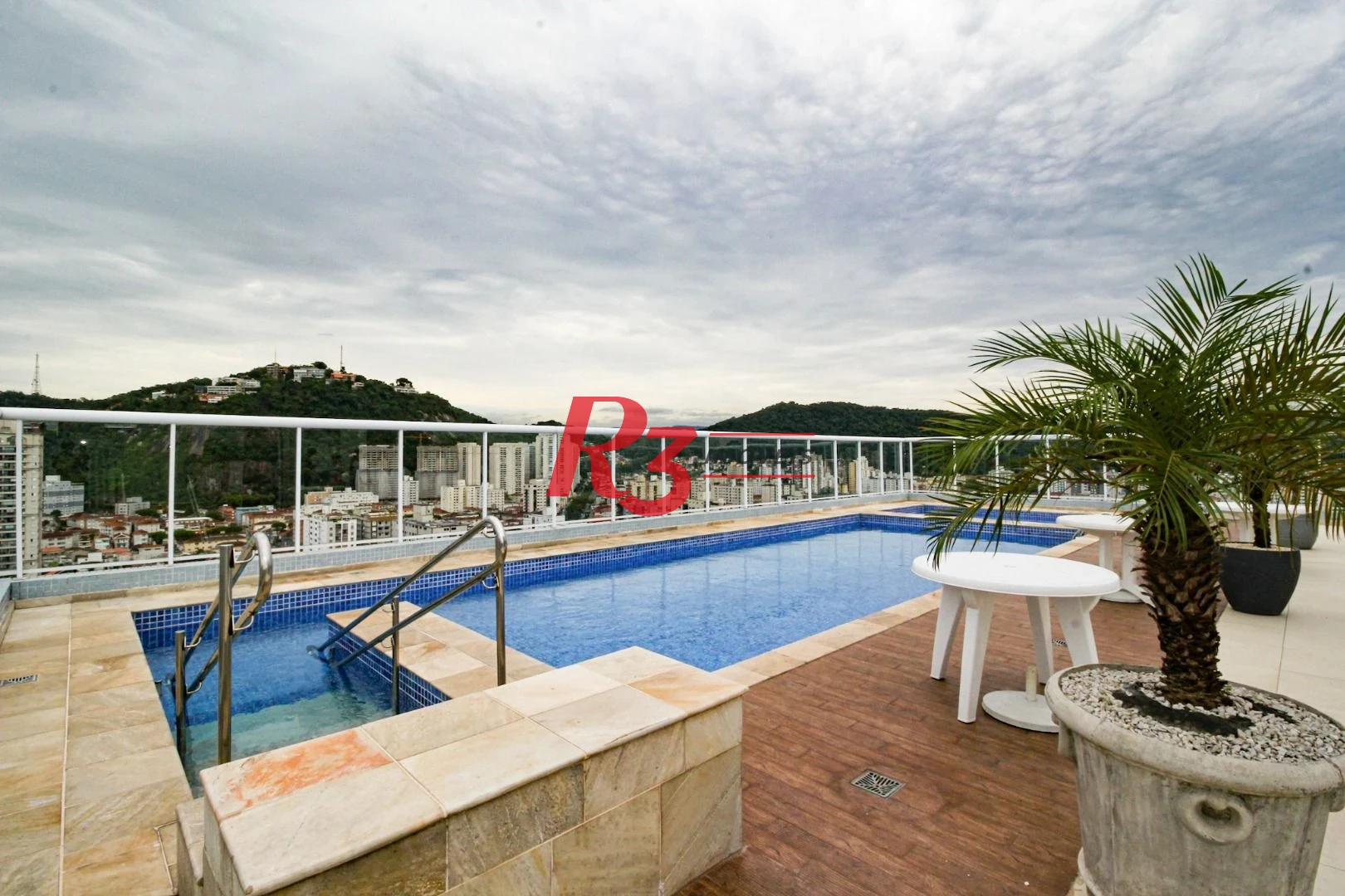 Apartamento com 2 dormitórios à venda, 114 m² por R$ 1.915.000,00 - Pompéia - Santos/SP