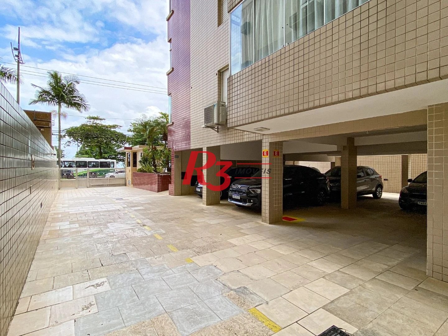 Apartamento com 2 dormitórios à venda, 99,46 m² por R$ 810.000 - Gonzaga - Santos/SP