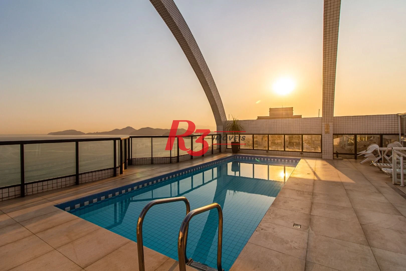 Flat com 2 dormitórios para alugar, 60 m² por R$ 7.000,02/mês - Boqueirão - Santos/SP