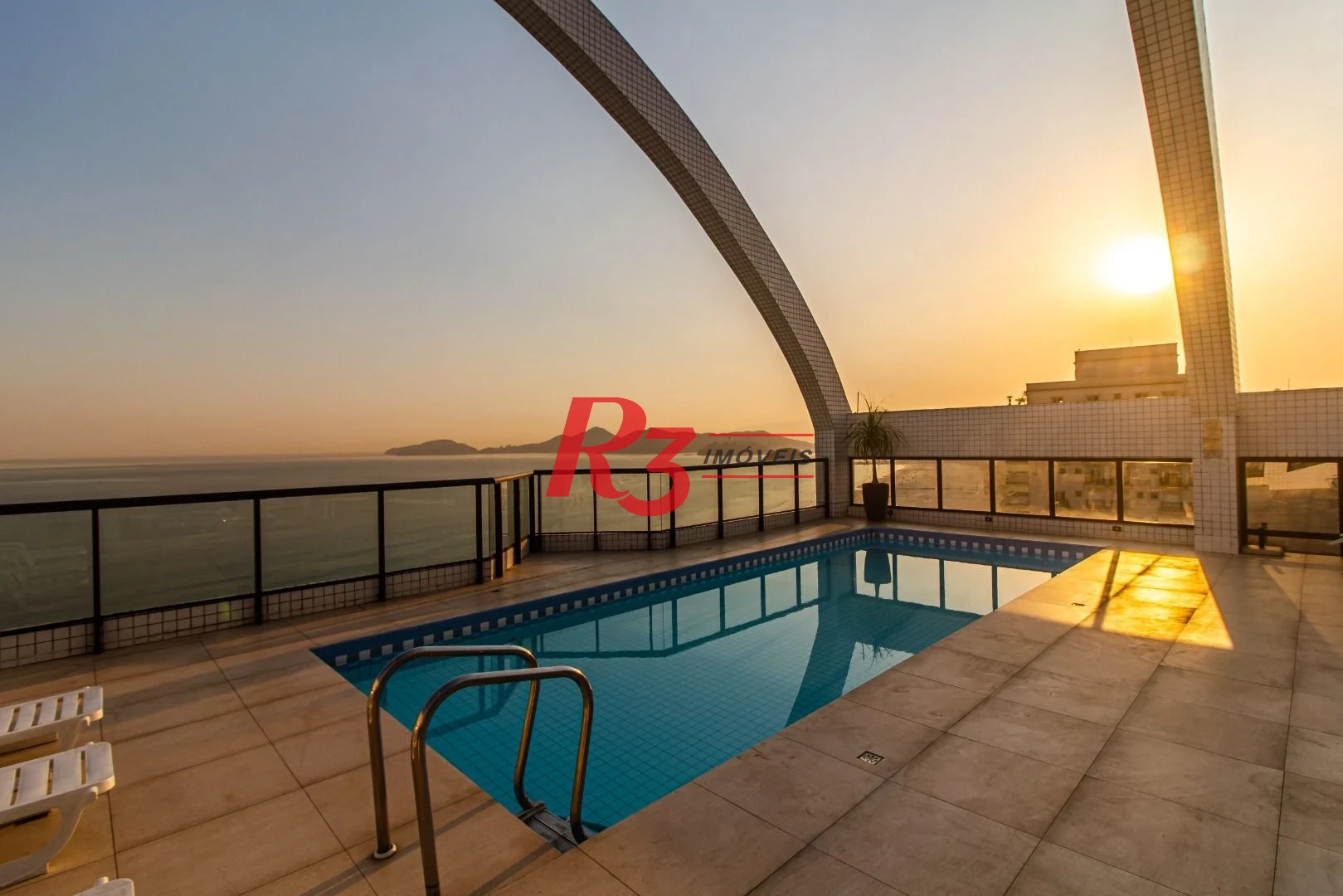 Flat com 2 dormitórios para alugar, 60 m² por R$ 7.000,02/mês - Boqueirão - Santos/SP