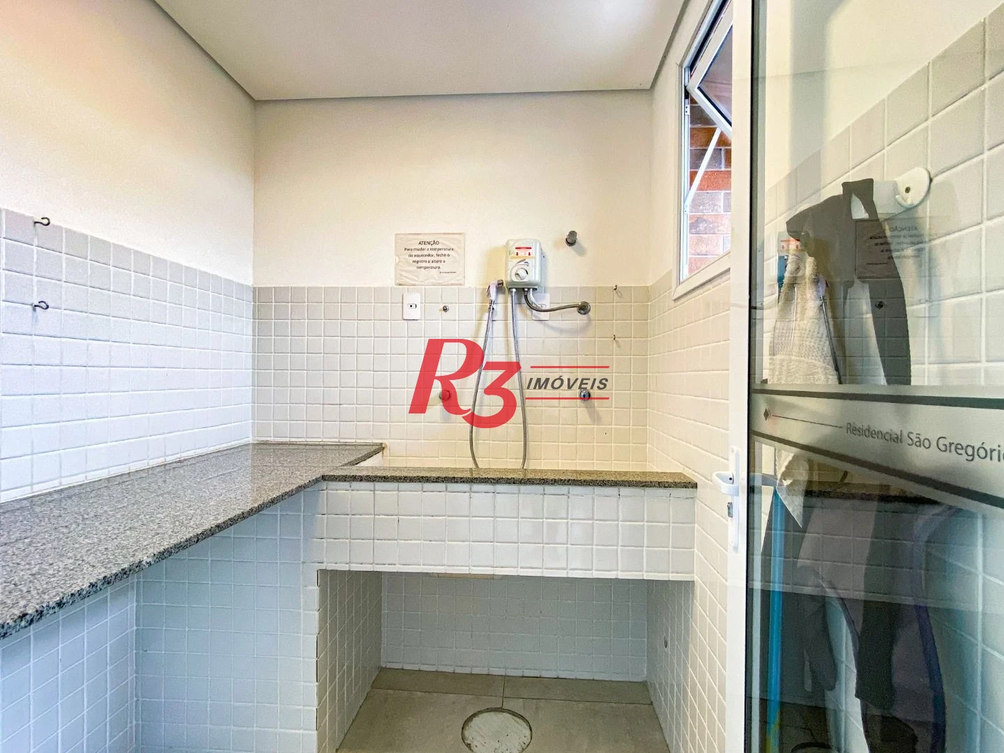 Apartamento com 2 dormitórios à venda, 66 m² por R$ 910.000,00 - Campo Grande - Santos/SP