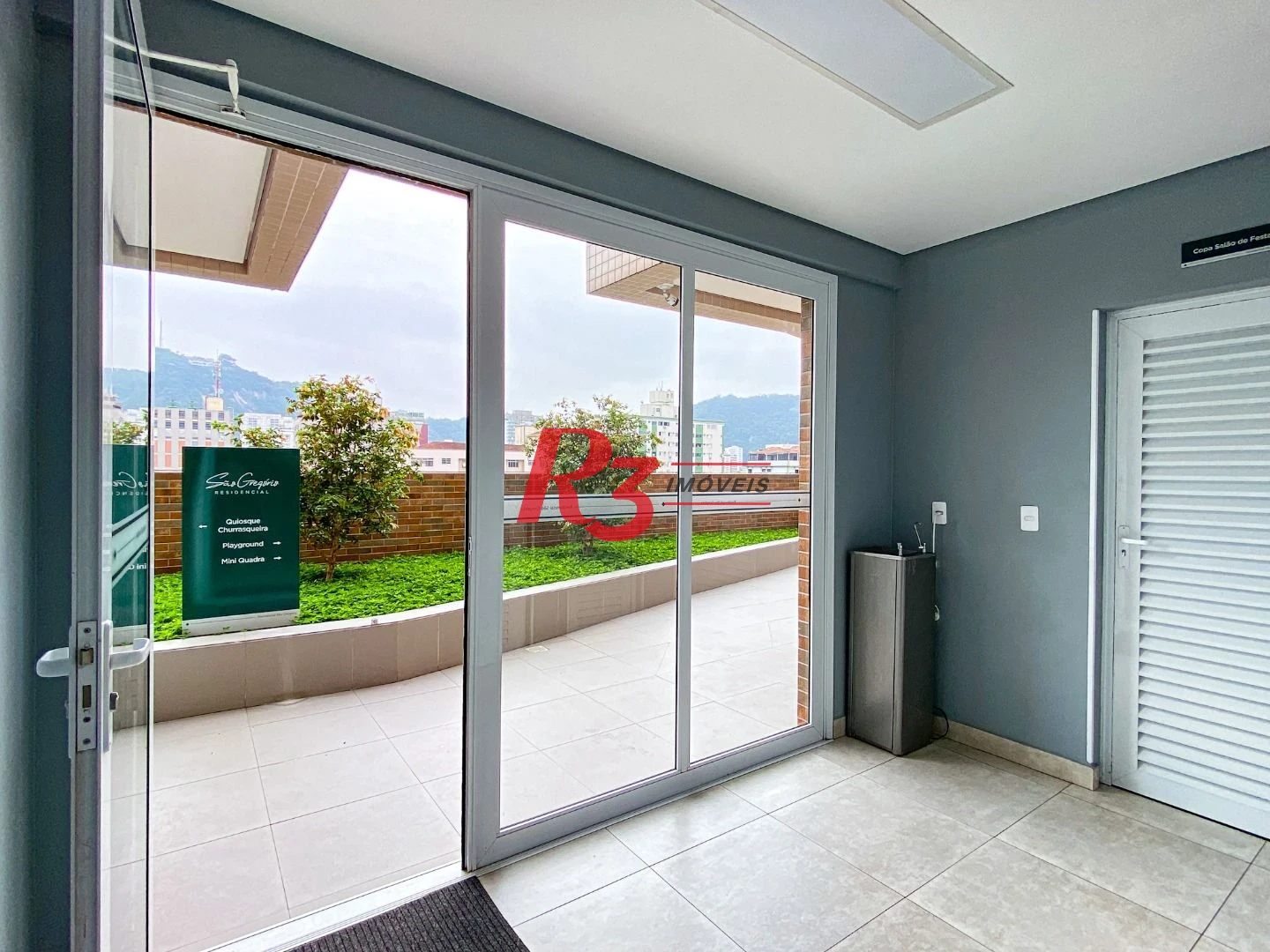 Apartamento com 2 dormitórios à venda, 66 m² por R$ 910.000,00 - Campo Grande - Santos/SP