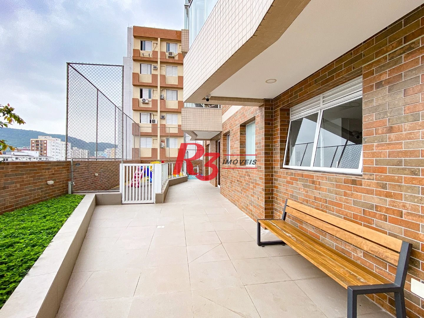 Apartamento com 2 dormitórios à venda, 66 m² por R$ 910.000,00 - Campo Grande - Santos/SP