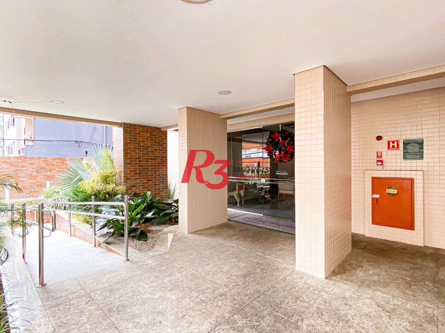 Apartamento com 2 dormitórios à venda, 66 m² por R$ 910.000,00 - Campo Grande - Santos/SP