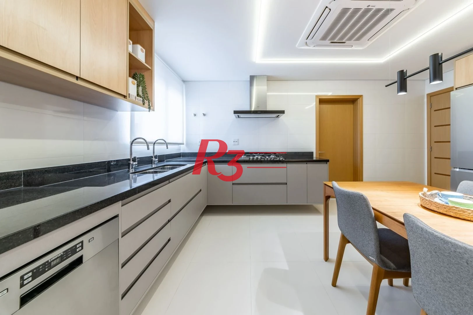 Apartamento com 3 dormitórios à venda, 166 m² por R$ 3.200.000,00 - Ponta da Praia - Santos/SP