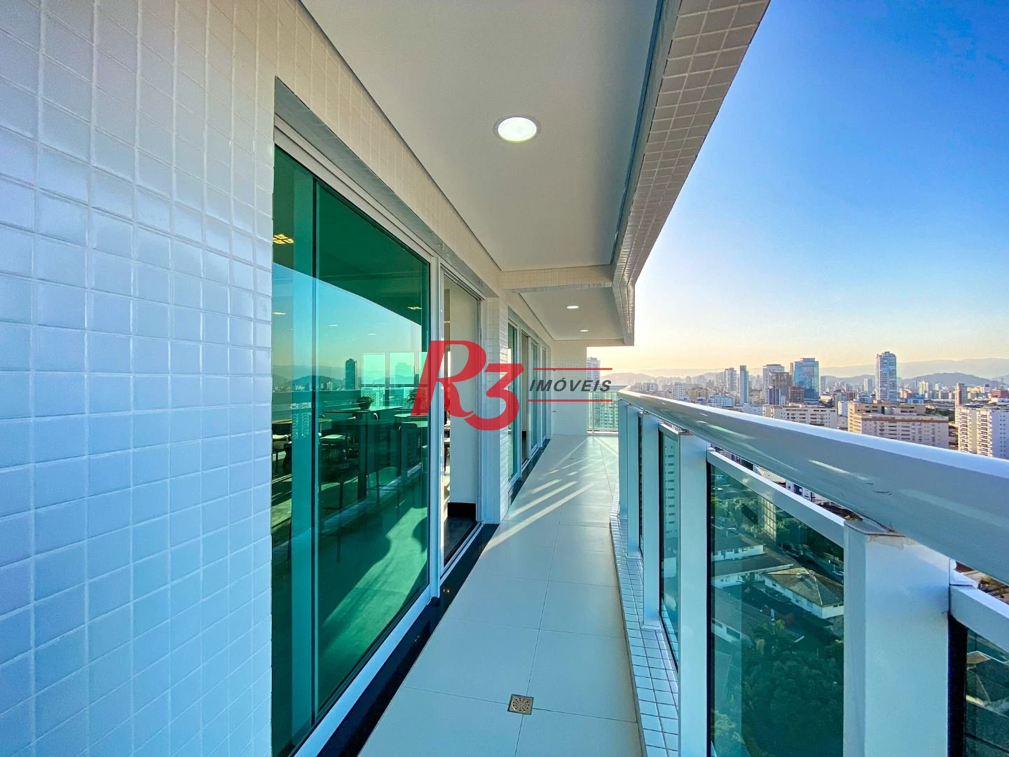 Apartamento com 3 dormitórios à venda, 166 m² por R$ 3.200.000,00 - Ponta da Praia - Santos/SP