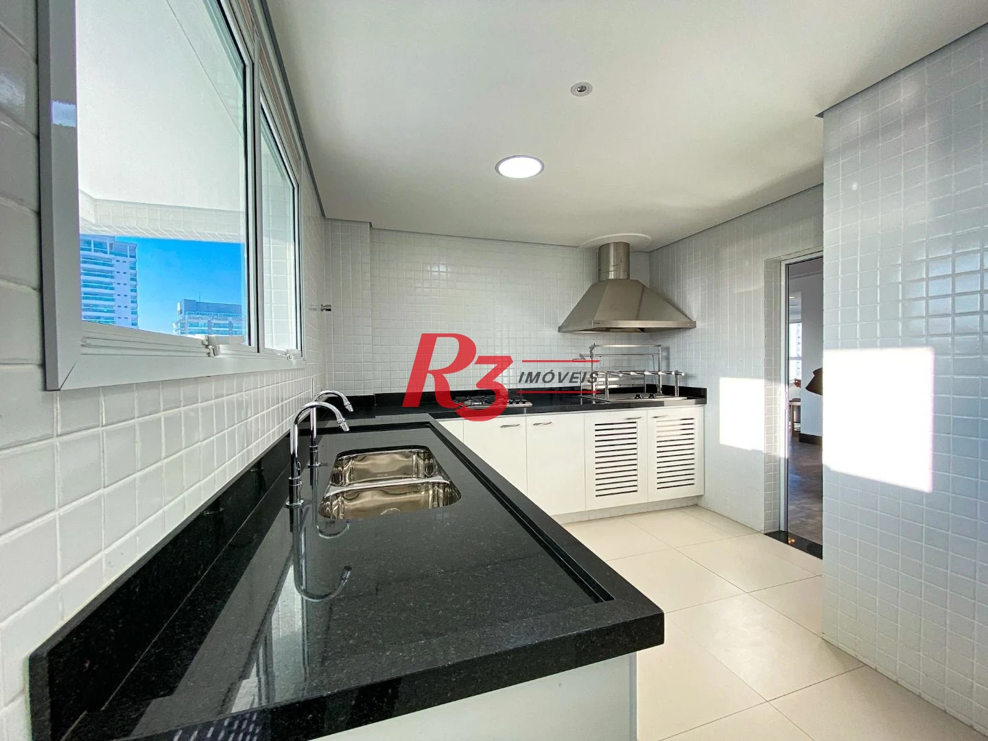 Apartamento com 3 dormitórios à venda, 166 m² por R$ 3.200.000,00 - Ponta da Praia - Santos/SP