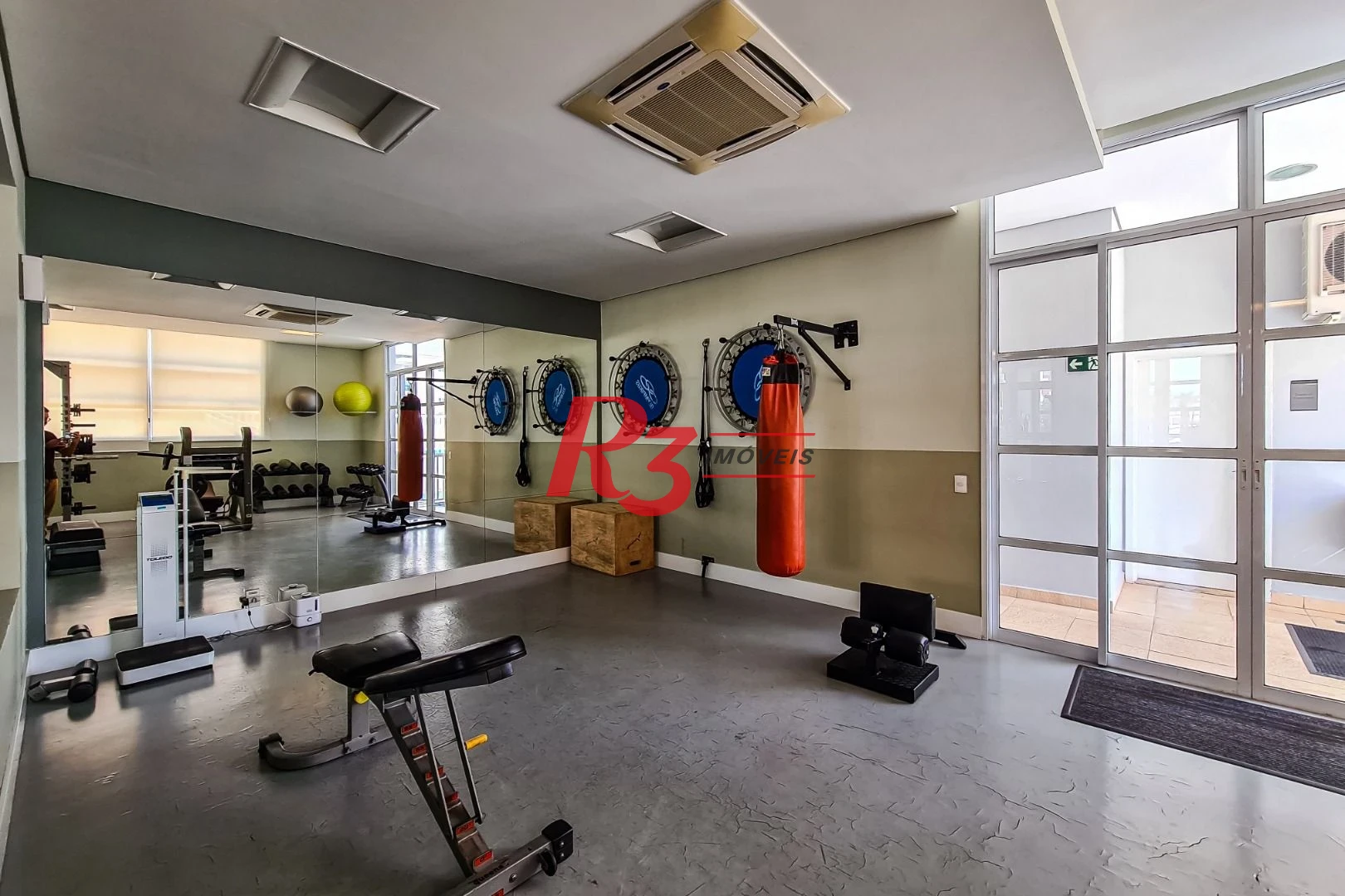 Apartamento com 3 dormitórios à venda, 155 m² por R$ 2.380.000,00 - Embaré - Santos/SP