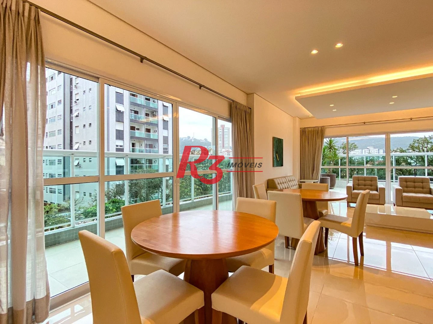 Apartamento com 2 dormitórios para alugar, 74 m² por R$ 7.000,00/mês - Gonzaga - Santos/SP