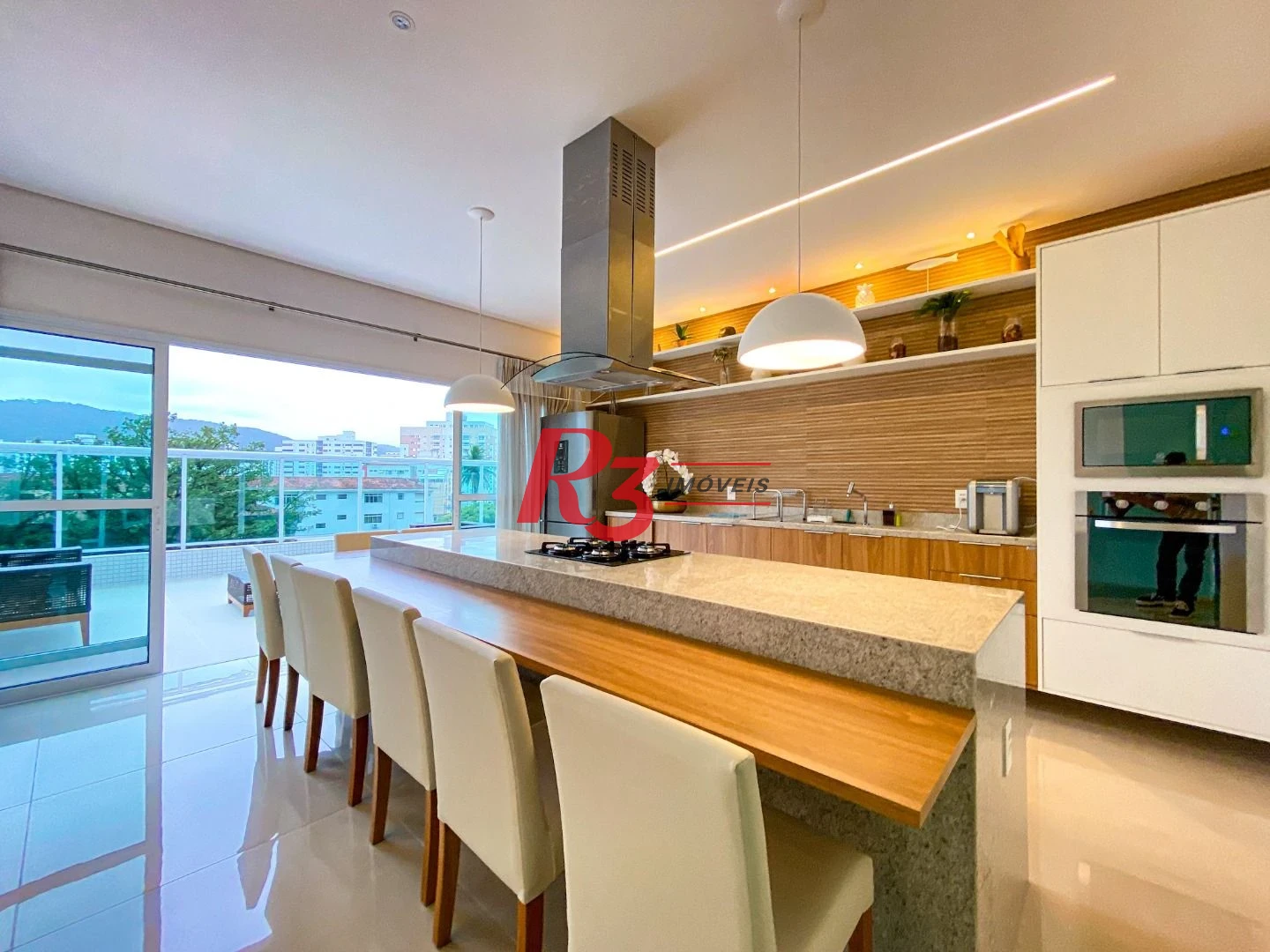 Apartamento com 2 dormitórios para alugar, 74 m² por R$ 7.000,00/mês - Gonzaga - Santos/SP