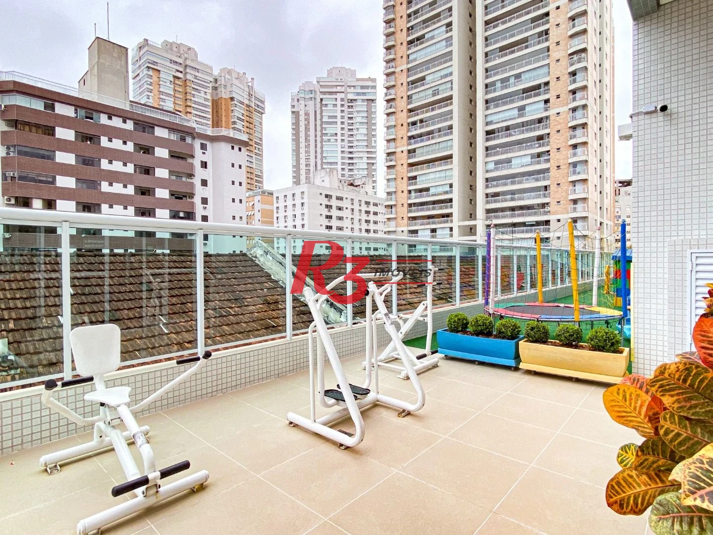 Apartamento com 2 dormitórios para alugar, 74 m² por R$ 7.000,00/mês - Gonzaga - Santos/SP