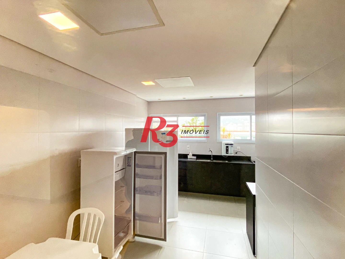 Apartamento com 2 dormitórios para alugar, 74 m² por R$ 7.000,00/mês - Gonzaga - Santos/SP