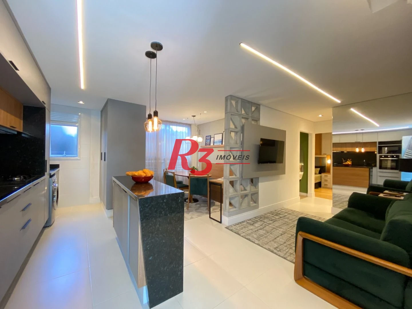 Apartamento com 2 dormitórios à venda, 72 m² por R$ 845.000,00 - Campo Grande - Santos/SP