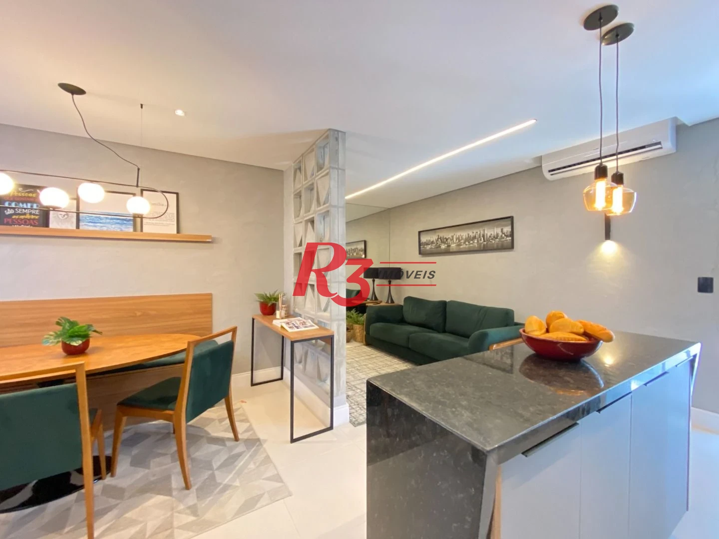 Apartamento com 2 dormitórios à venda, 72 m² por R$ 845.000,00 - Campo Grande - Santos/SP