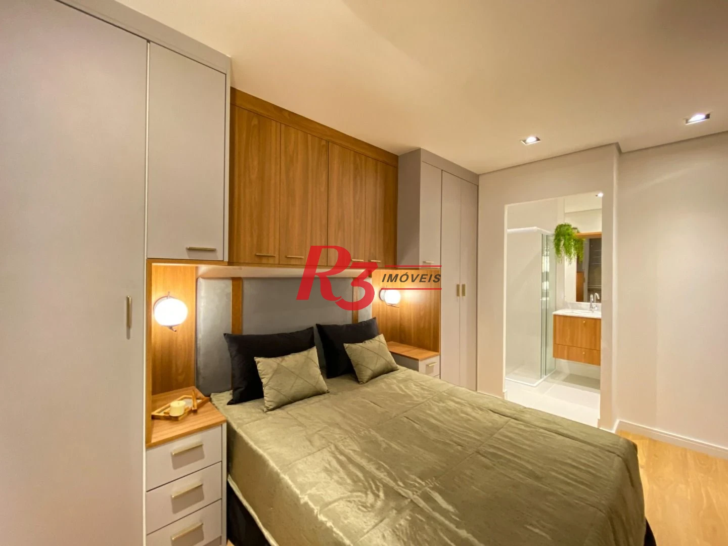 Apartamento com 2 dormitórios à venda, 72 m² por R$ 845.000,00 - Campo Grande - Santos/SP