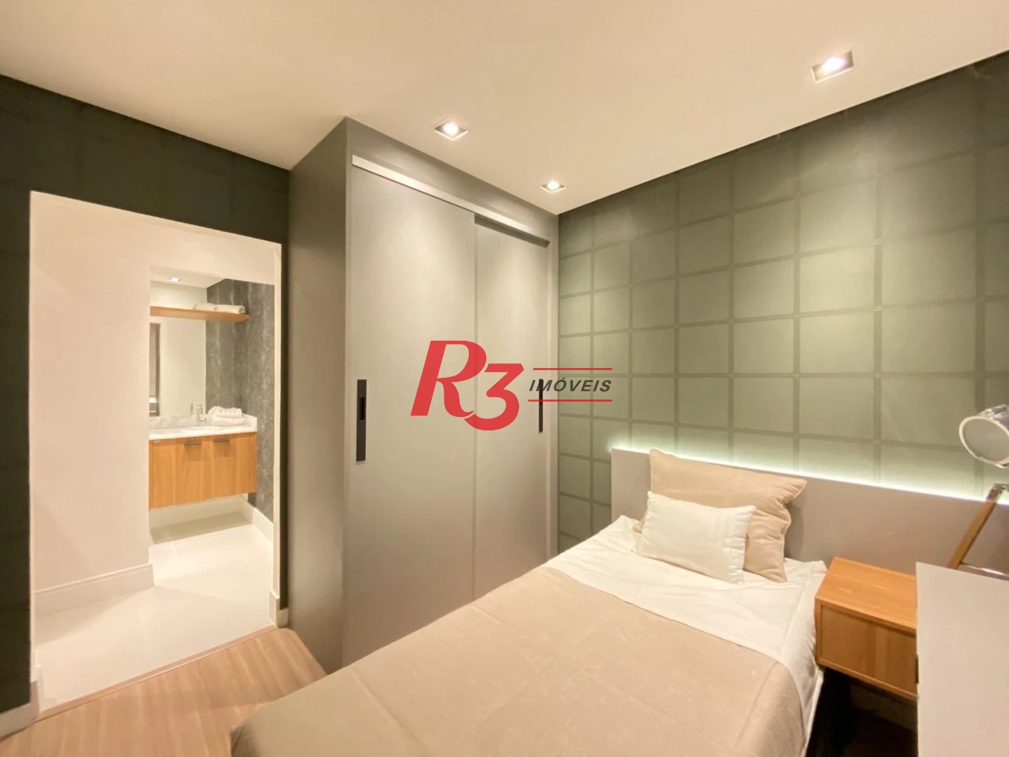 Apartamento com 2 dormitórios à venda, 72 m² por R$ 845.000,00 - Campo Grande - Santos/SP