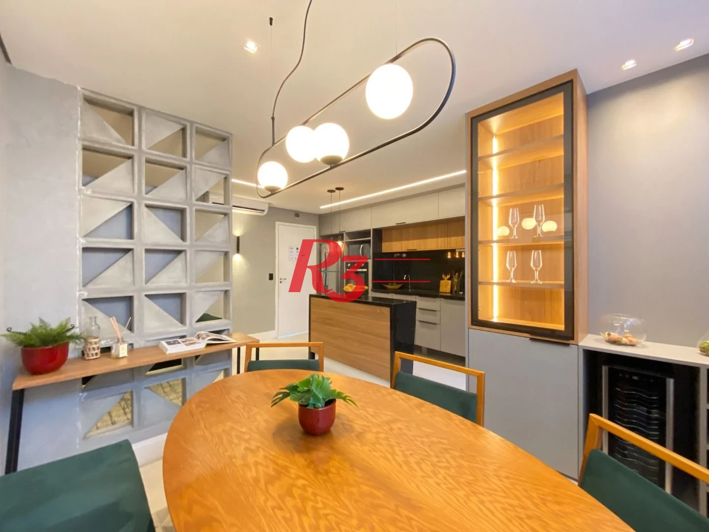 Apartamento com 2 dormitórios à venda, 72 m² por R$ 845.000,00 - Campo Grande - Santos/SP