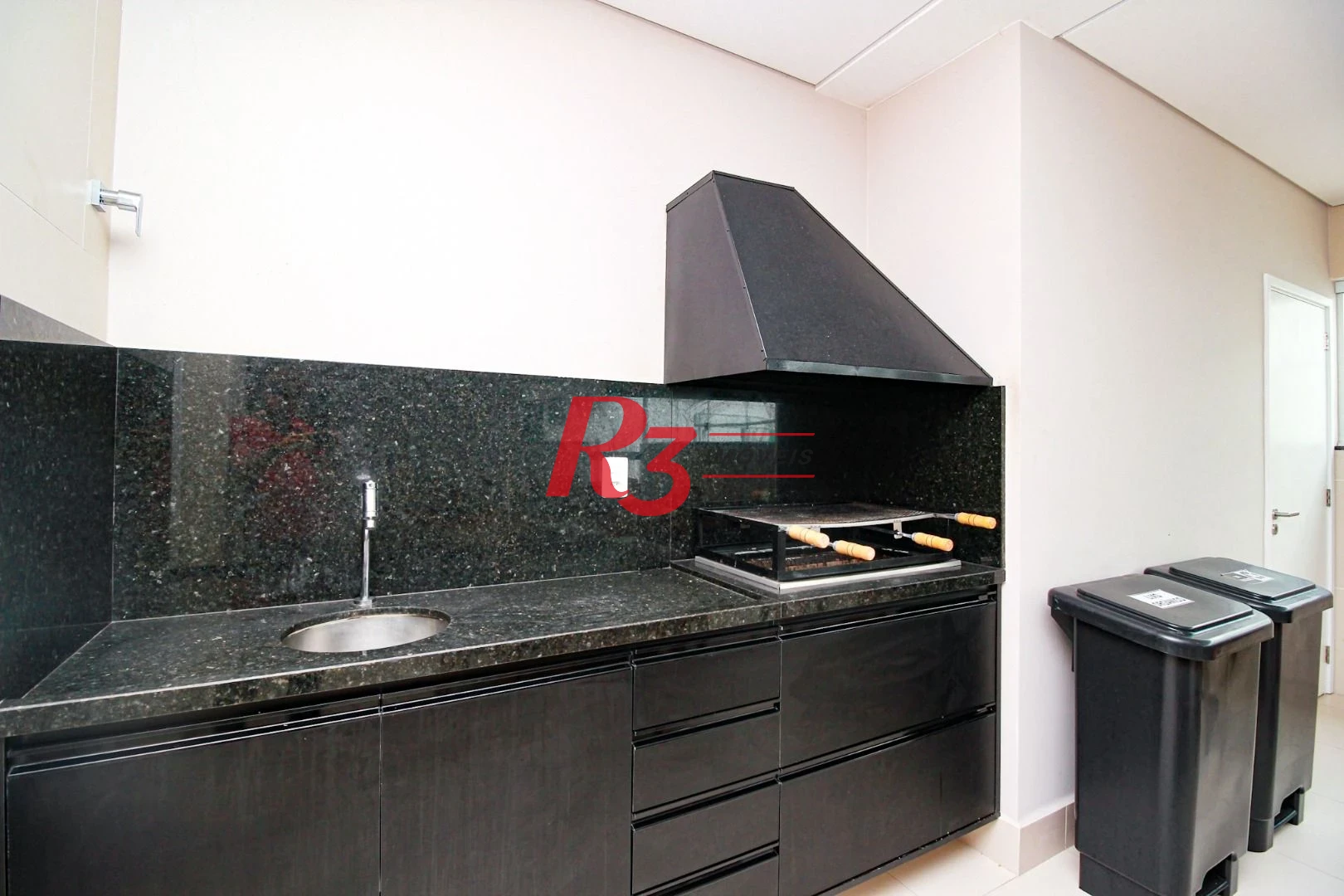 Apartamento com 3 dormitórios à venda, 125 m² por R$ 1.950.000,00 - Embaré - Santos/SP