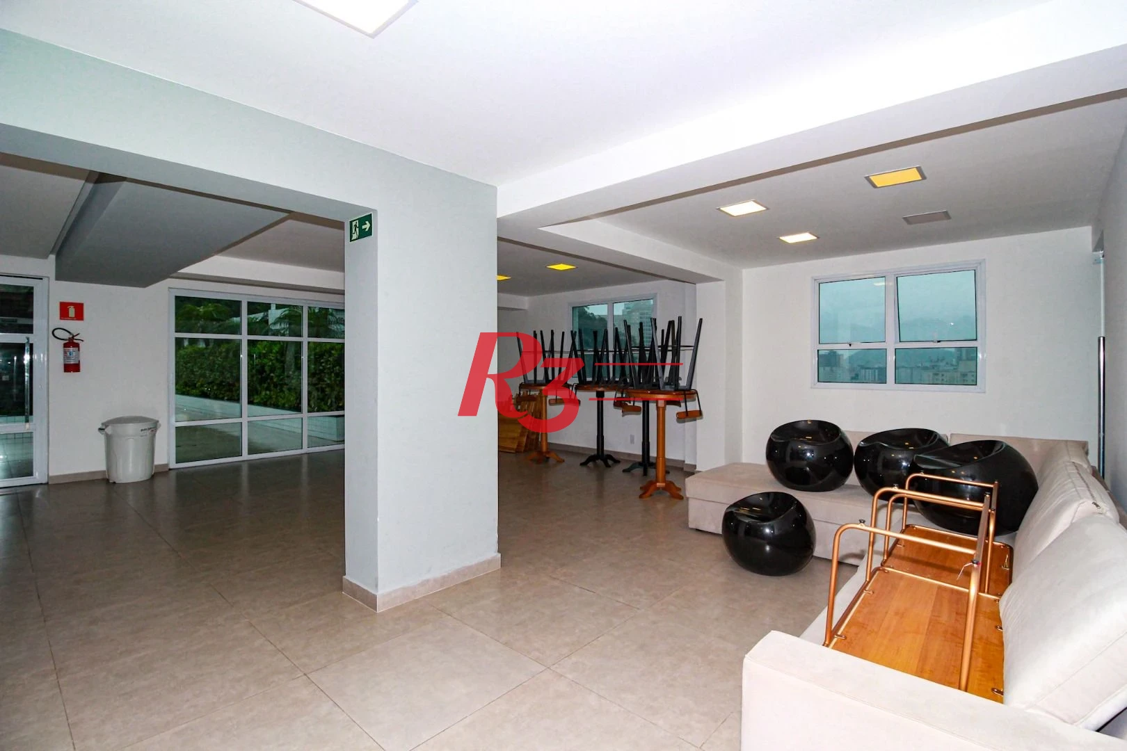 Apartamento com 2 dormitórios à venda, 68 m² por R$ 670.000,00 - Marapé - Santos/SP