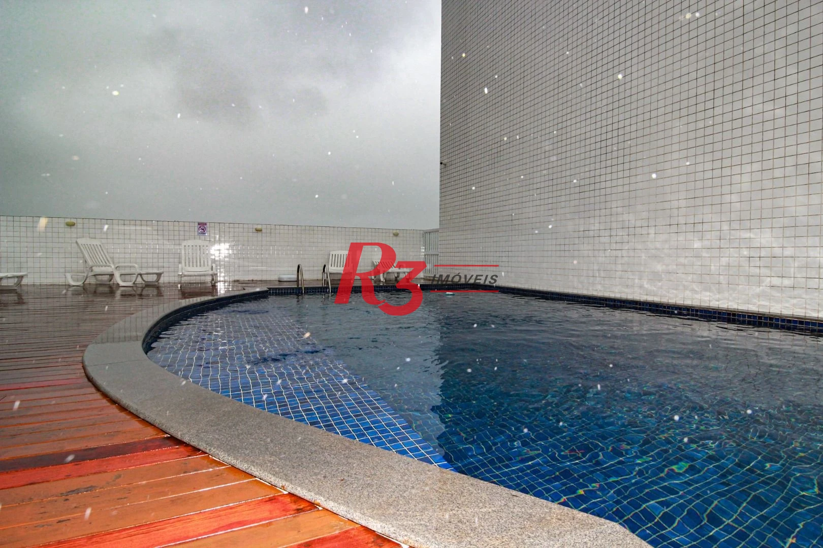 Apartamento com 2 dormitórios à venda, 68 m² por R$ 670.000,00 - Marapé - Santos/SP