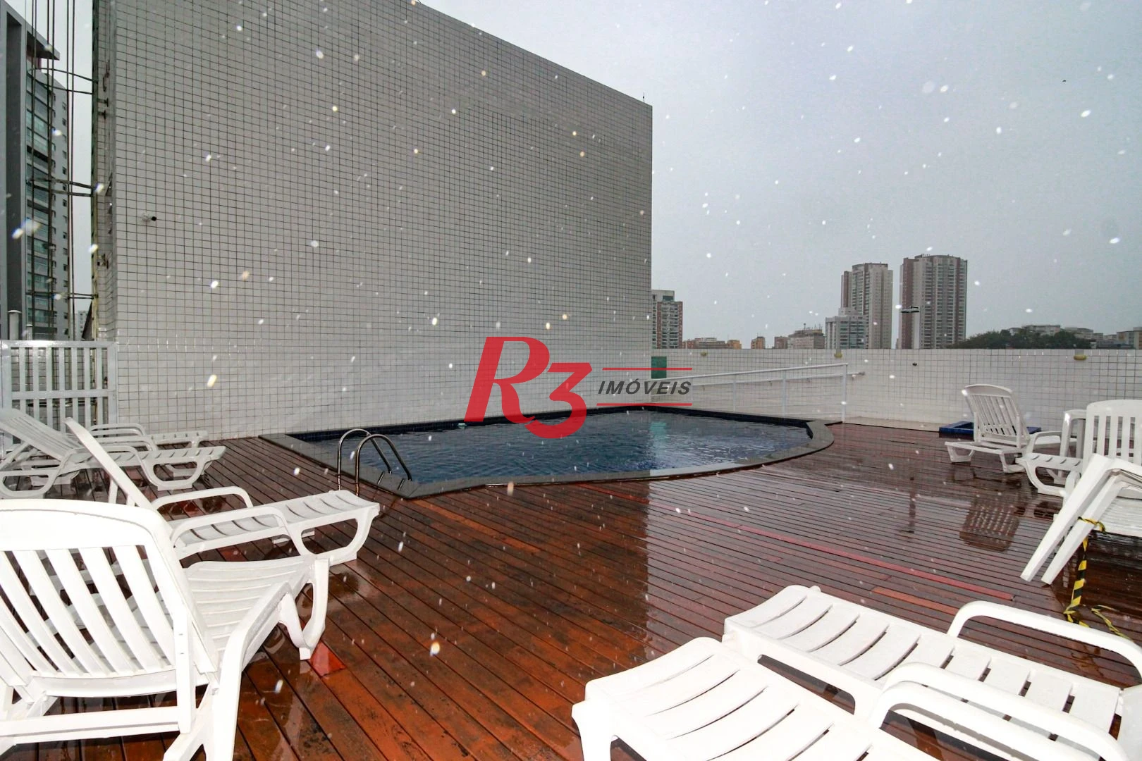 Apartamento com 2 dormitórios à venda, 68 m² por R$ 670.000,00 - Marapé - Santos/SP