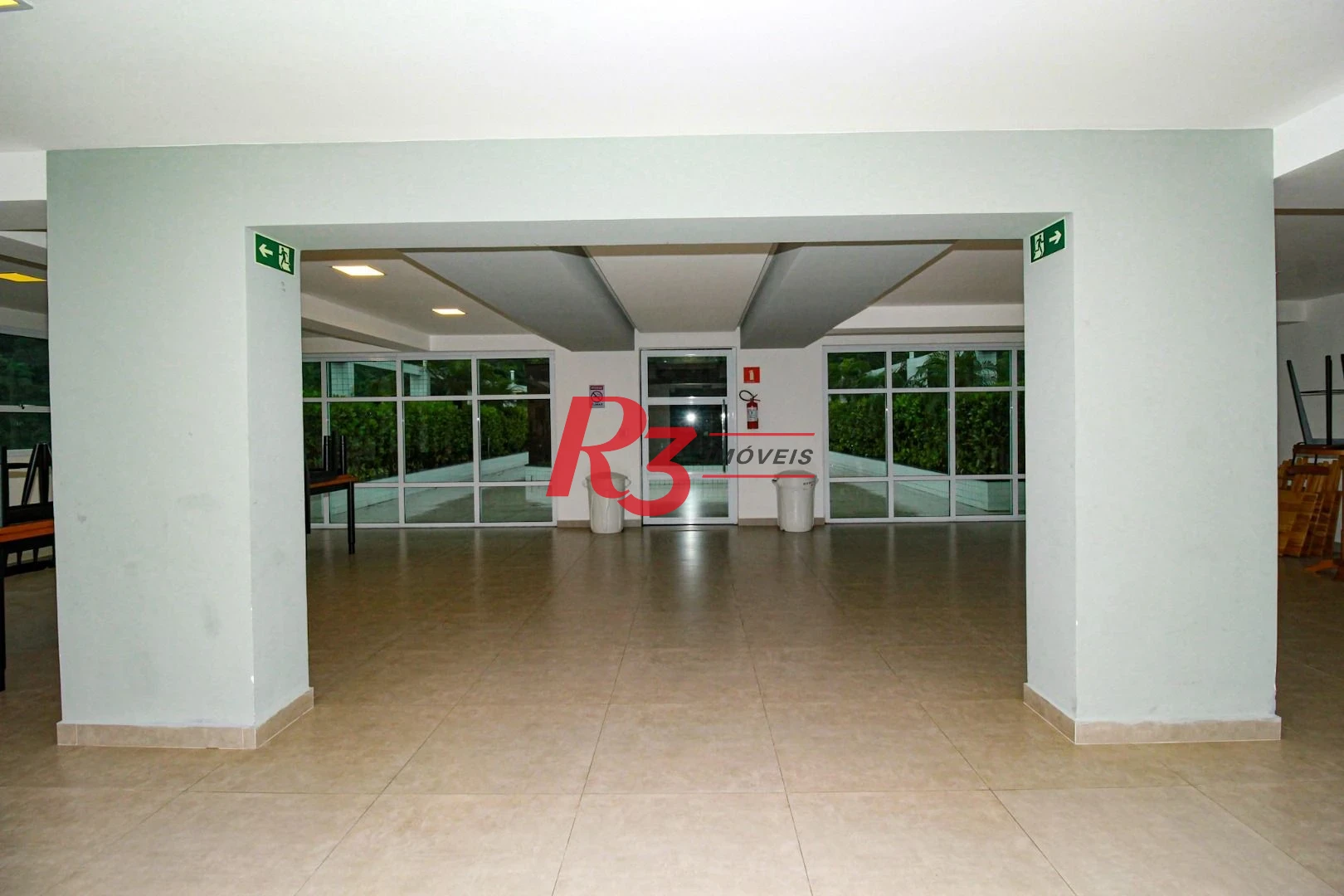 Apartamento com 2 dormitórios à venda, 68 m² por R$ 670.000,00 - Marapé - Santos/SP